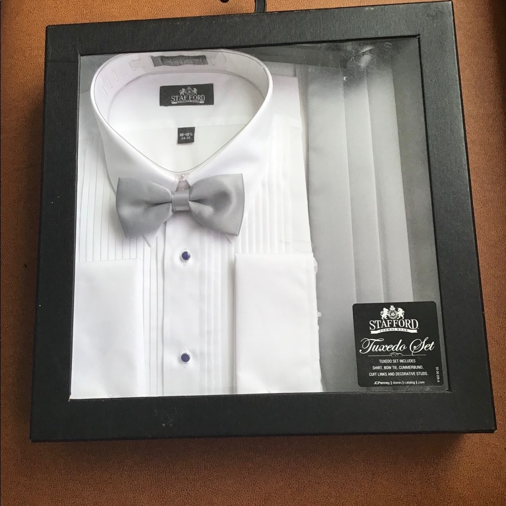 TUXEDO SET GRAY SIZE 18 / 18.5 NWT